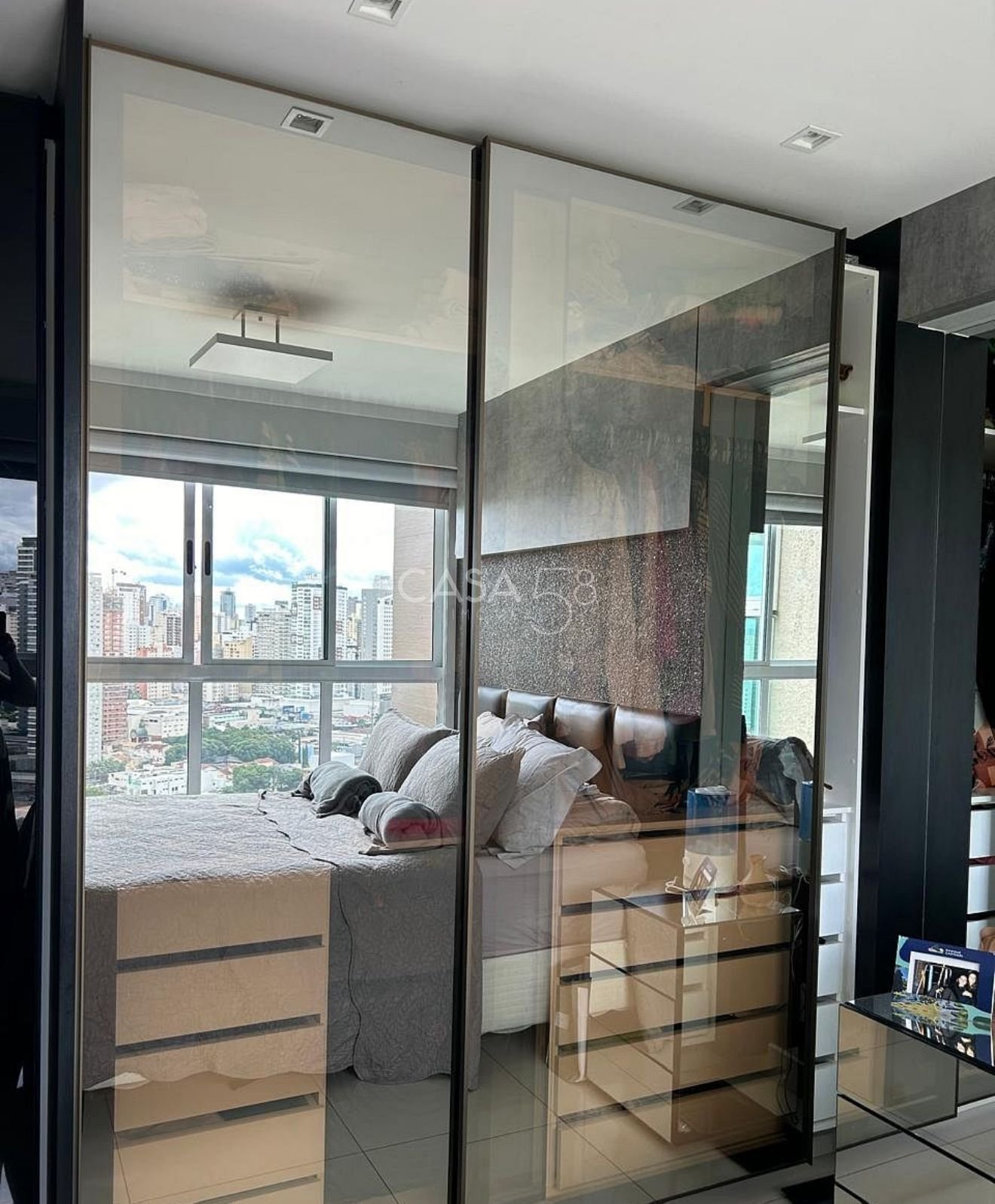 Flat Mobiliado à Venda – 43m² | Frente ao Parque Vaca Brava | Alto Padrão |