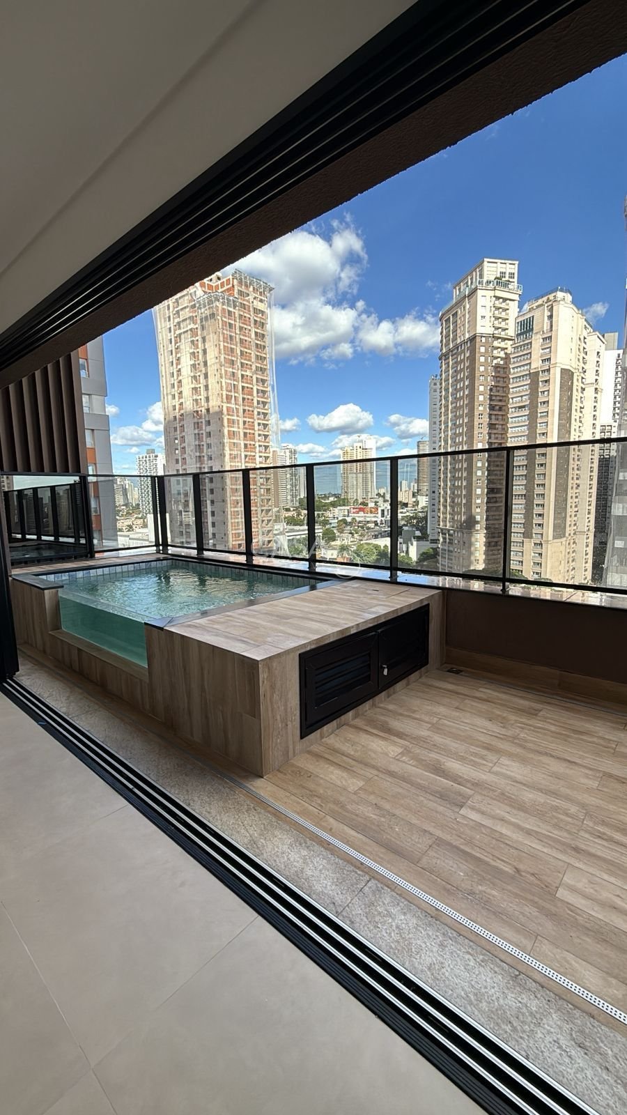 Apartamento Exclusivo no Terraço Bougainville – 248m²