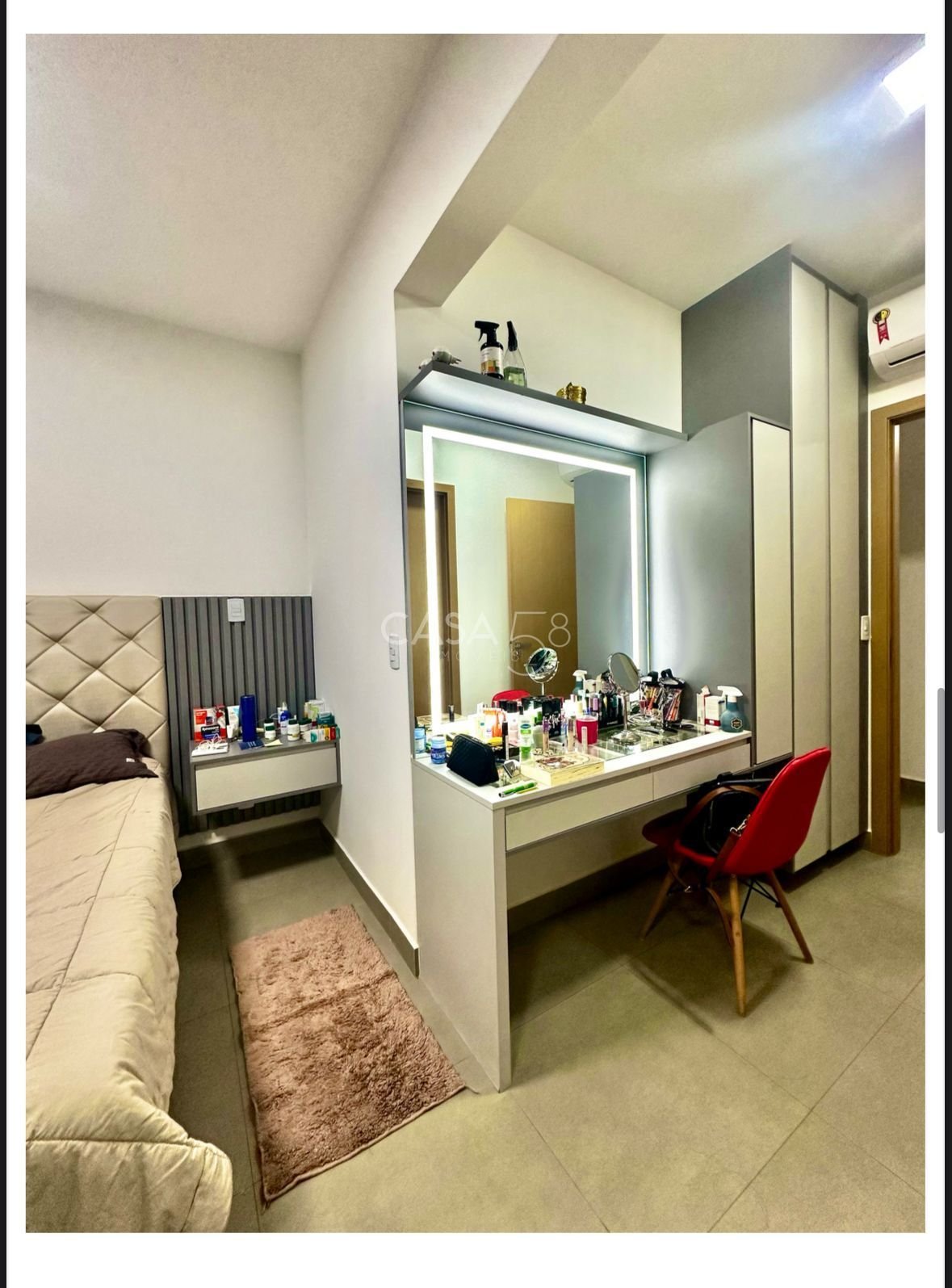 Casa em Condomínio – 4 Quartos – Jardins Capri