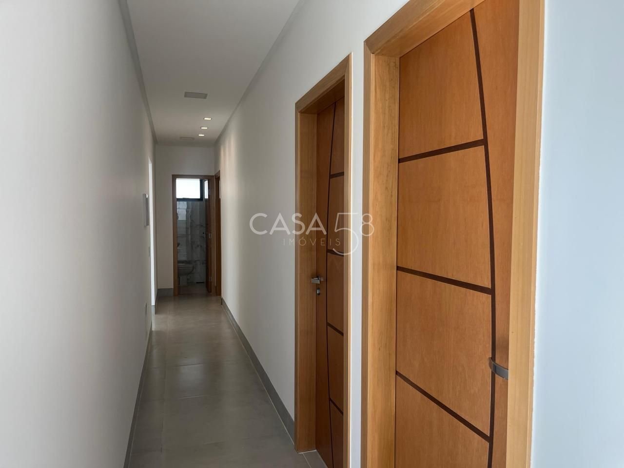 Casa de Alto Padrão – 4 Suítes Plenas