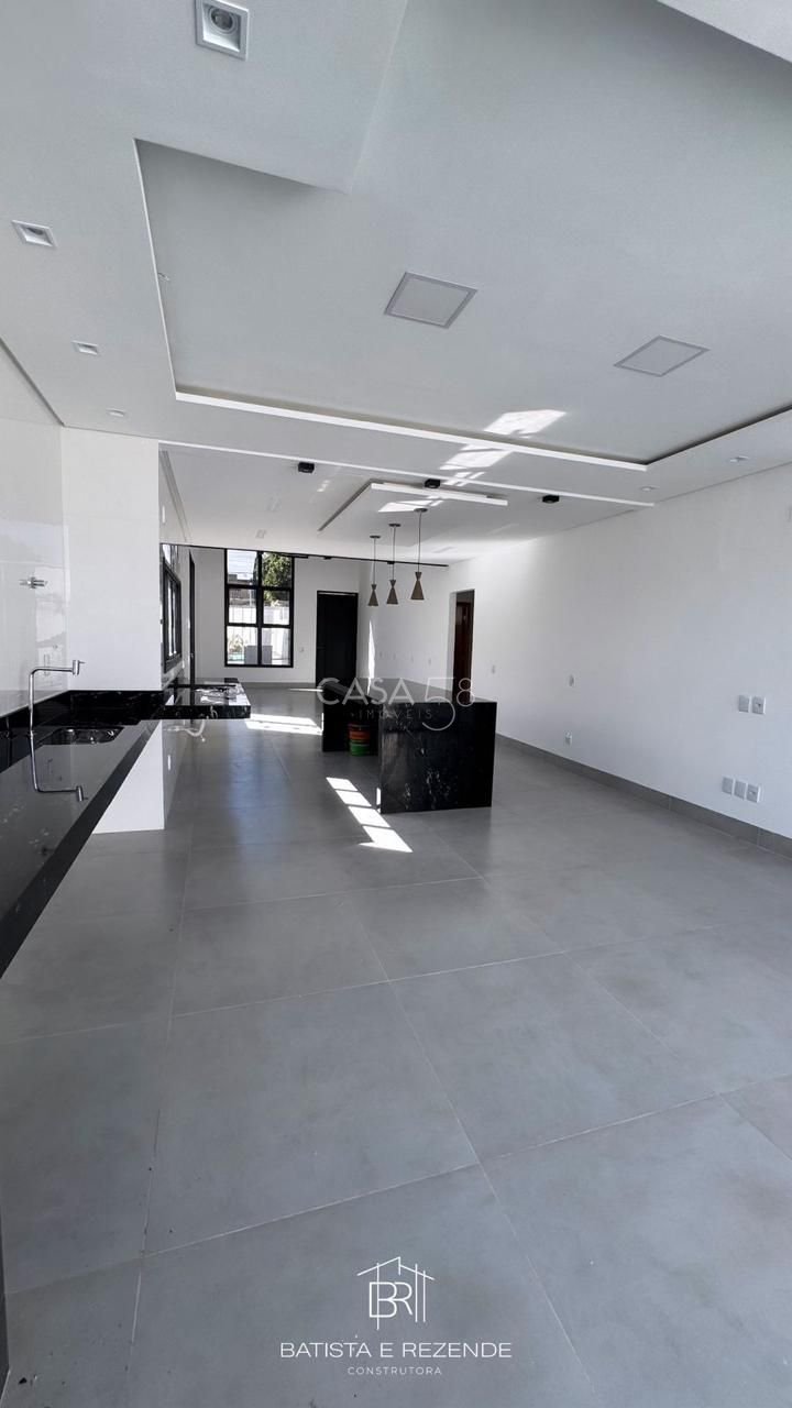 Casa de Alto Padrão – 4 Suítes Plenas