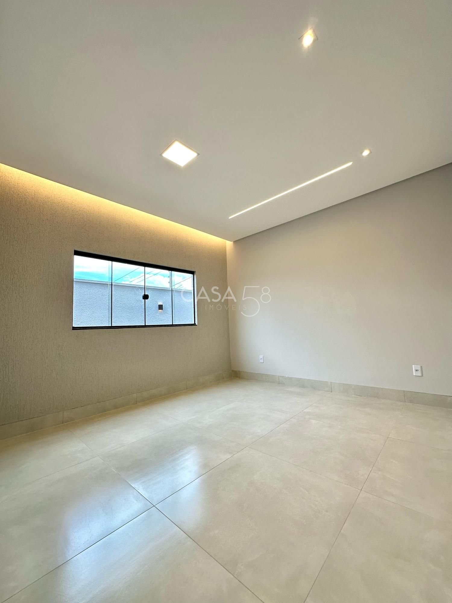 Casa moderna à venda no Residencial Monte Cristo – 3 quartos, suíte, quintal