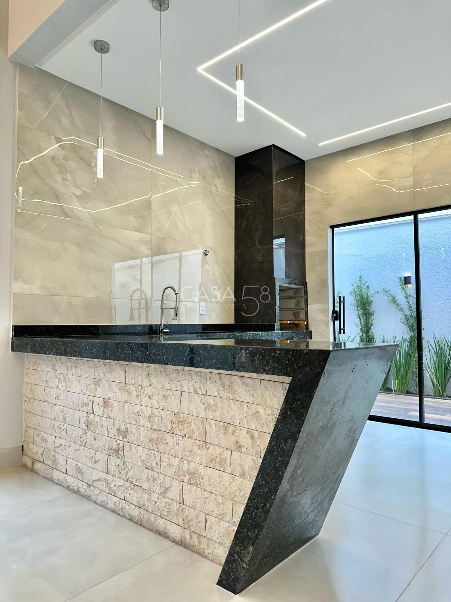 Casa moderna à venda no Residencial Monte Cristo – 3 quartos, suíte, quintal