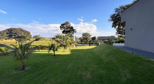 Casa de Campo em condomínio fechado