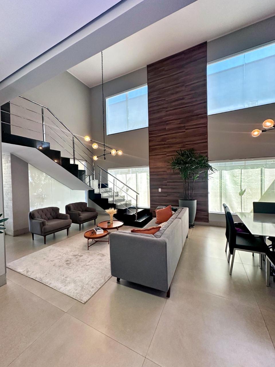 Sobrado de Alto Padrão Mobiliado – 5 Suítes – 293m² – Design Moderno