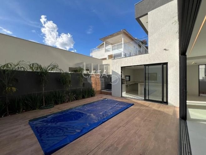 Sobrado no Jardins Capri – Conforto, Sofisticação e Exclusividade