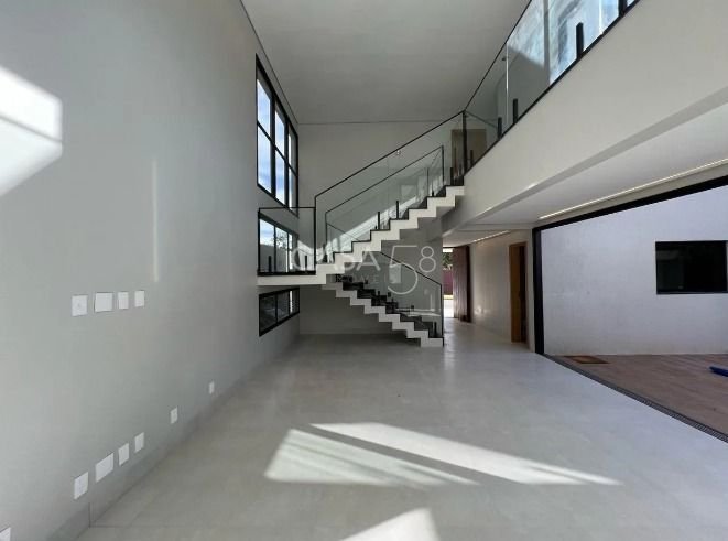 Sobrado no Jardins Capri – Conforto, Sofisticação e Exclusividade