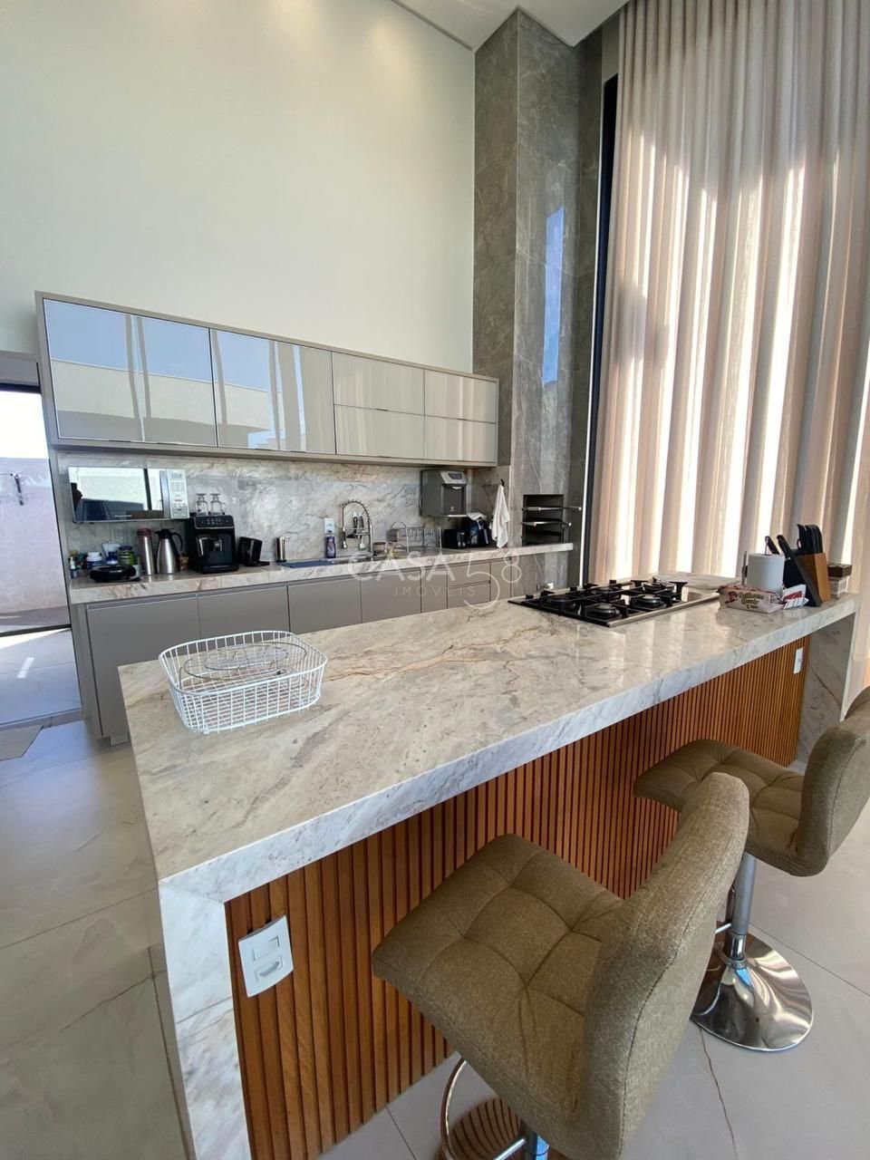 Casa Térrea Mobiliada e Decorada em Goiânia – Piscina Aquecida - 3 Suítes