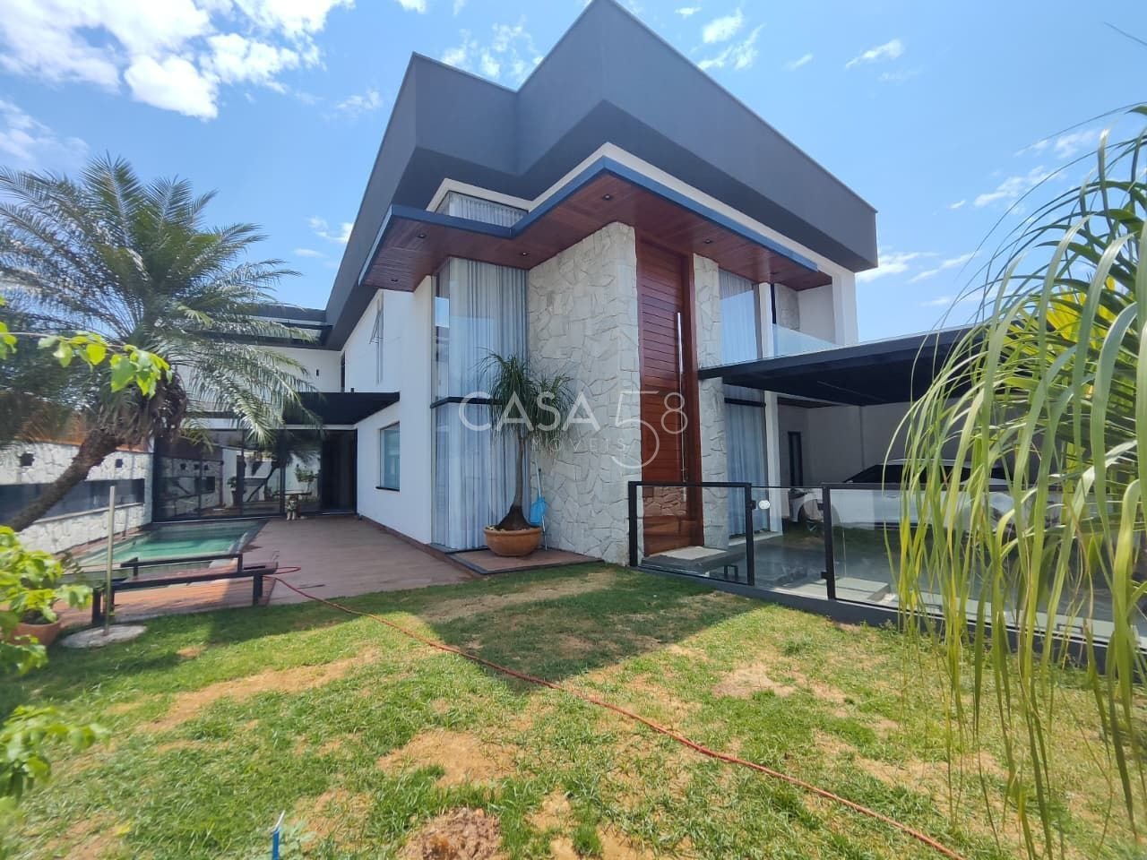 Sobrado de Alto Padrão – 400m² Construídos | Residencial Sevilha – Goiânia