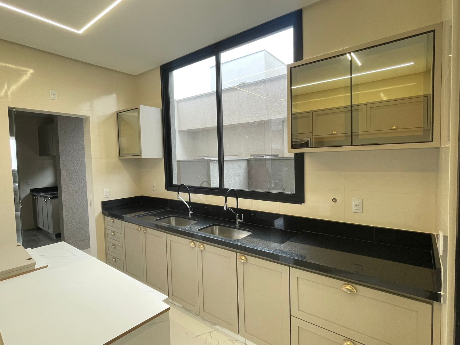 Casa 4 Suítes c/ Piscina Aquecida - Fazenda Vau das Pombas - 325m² - R$ 3.2M