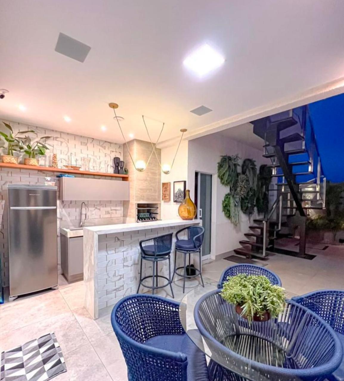 Casa 4 Quartos à Venda - Jardins Nápoles, Senador Canedo - Piscina Aquecida e Semi-Mobiliada