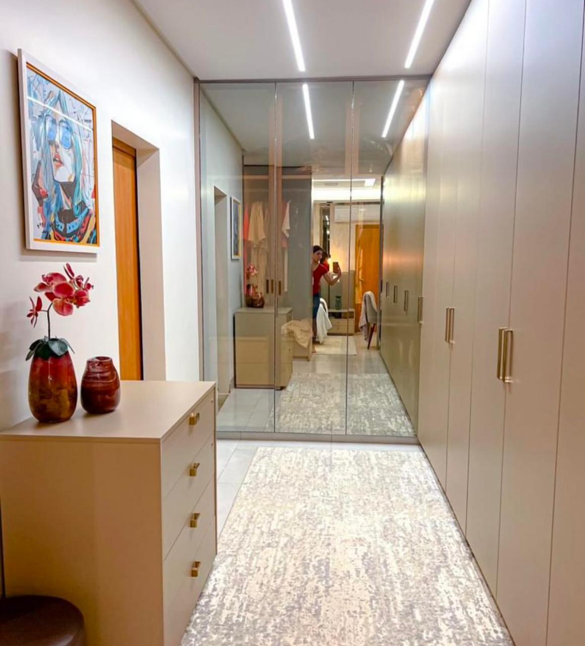 Casa 4 Quartos à Venda - Jardins Nápoles, Senador Canedo - Piscina Aquecida e Semi-Mobiliada