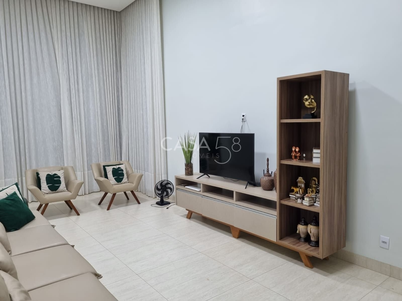 Casa no Condomínio Estância do Bosque – Lote de 2.010m² com Vista e Piscina