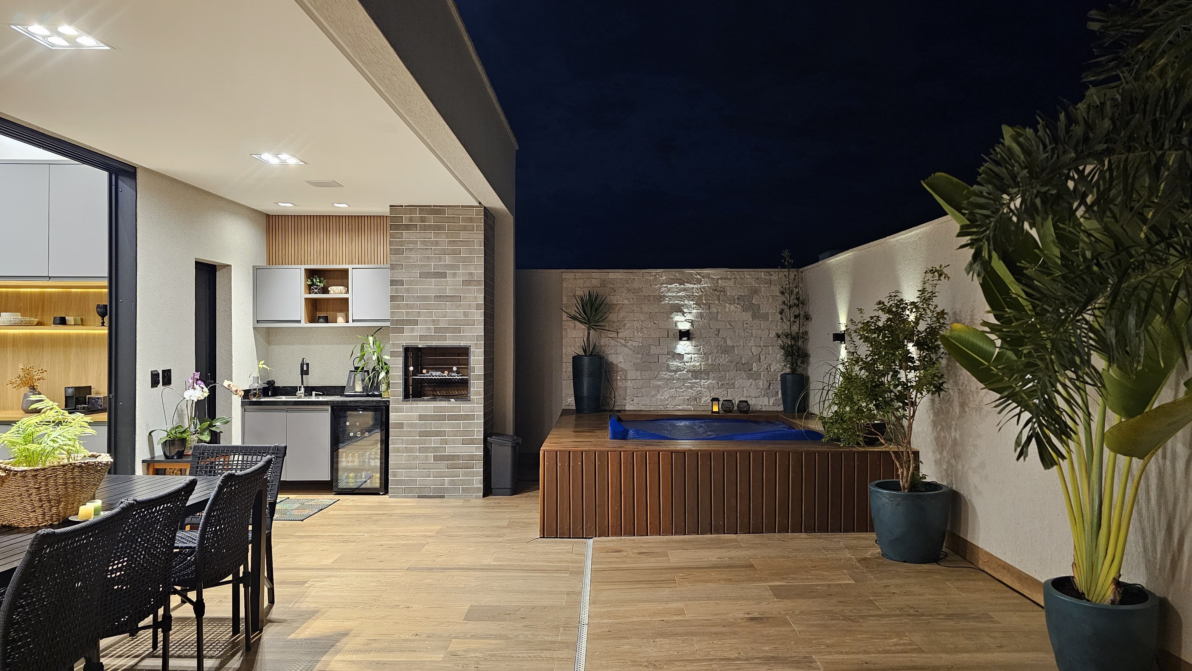 Casa Térrea 3 Suítes Jardins Nápoles - Energia Solar, Ofurô, Aceita Permuta - Senador Canedo