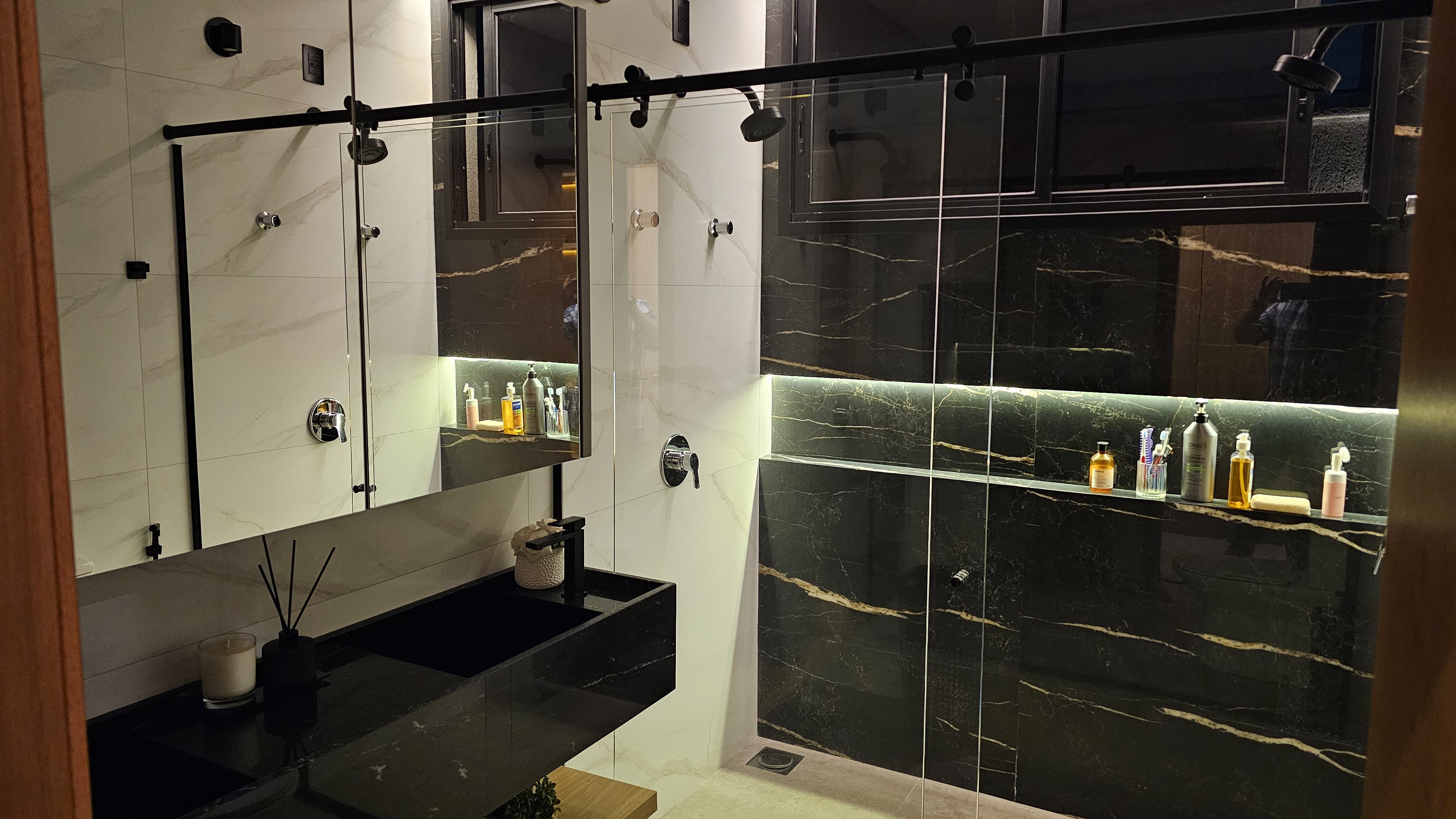 Casa Térrea 3 Suítes Jardins Nápoles - Energia Solar, Ofurô, Aceita Permuta - Senador Canedo