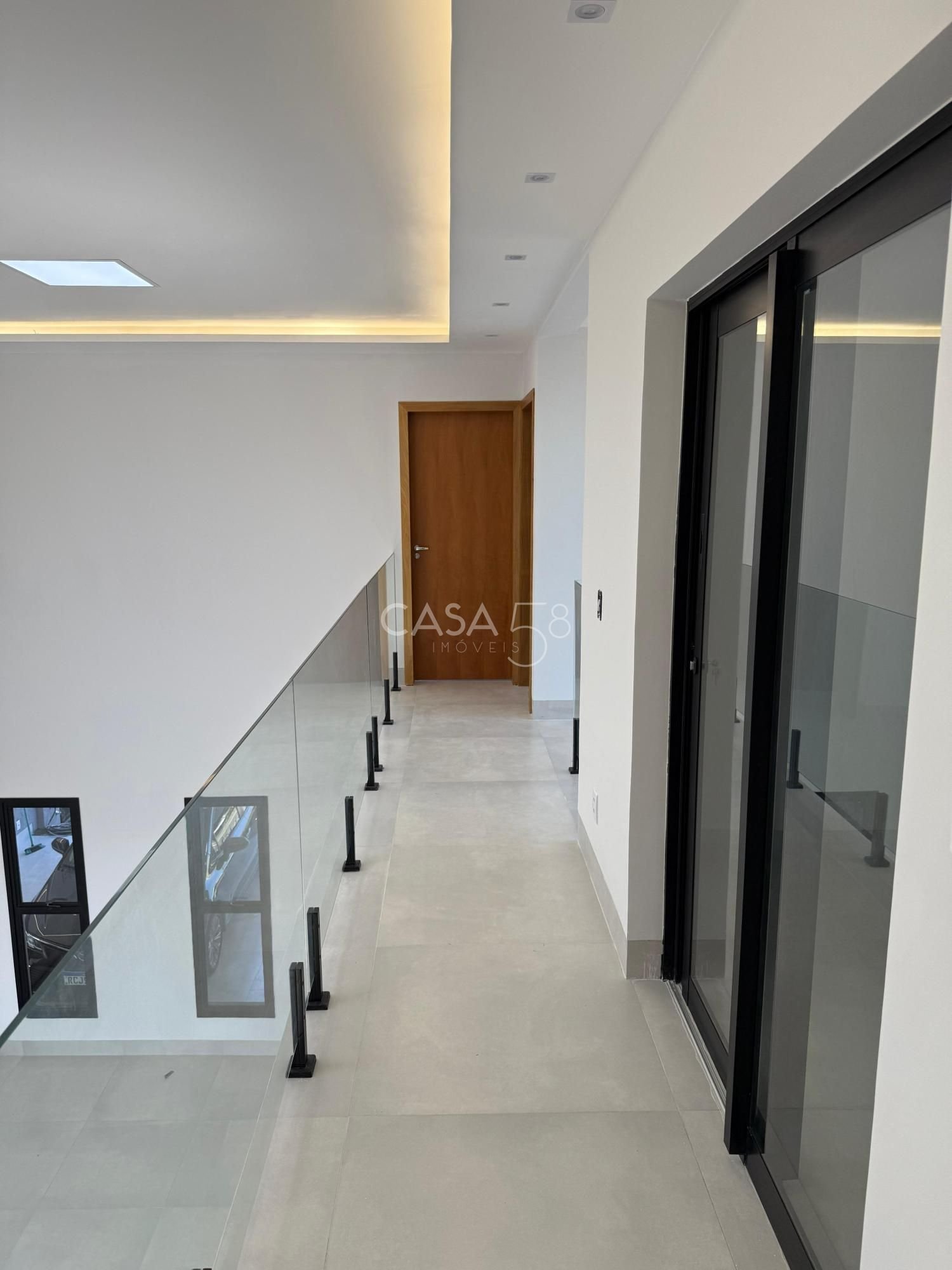 Sobrado no Jardins Porto – 4 Suítes, Frente para Reserva e Vista Permanente