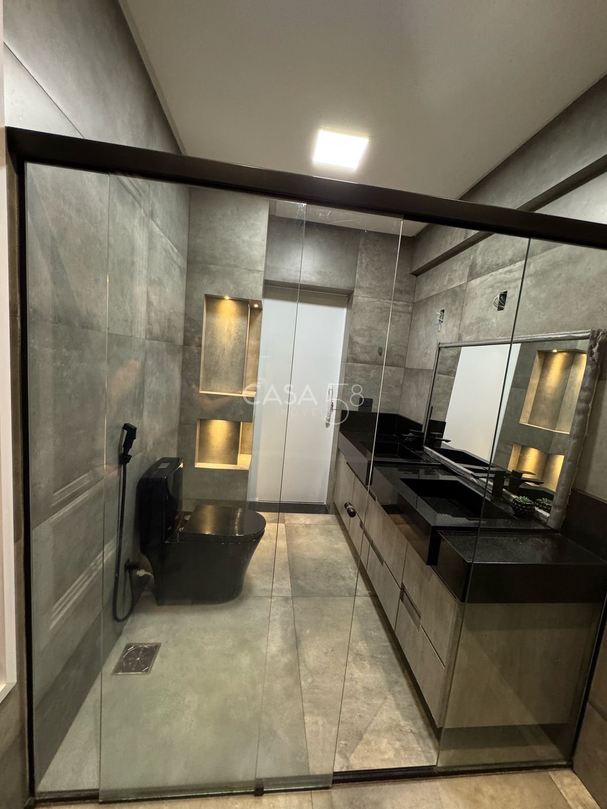 Sobrado de Alto Padrão à Venda no Jardins Barcelona - 4 Quartos, Piscina