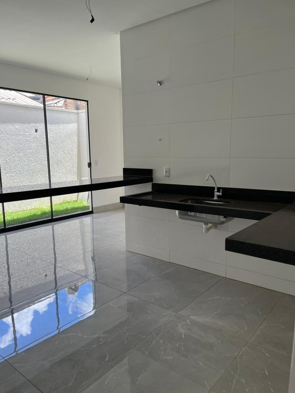 Casa Nova 3 Quartos com Suíte - Jardim Brasil - Garagem Coberta e Churrasqueira - 180m²