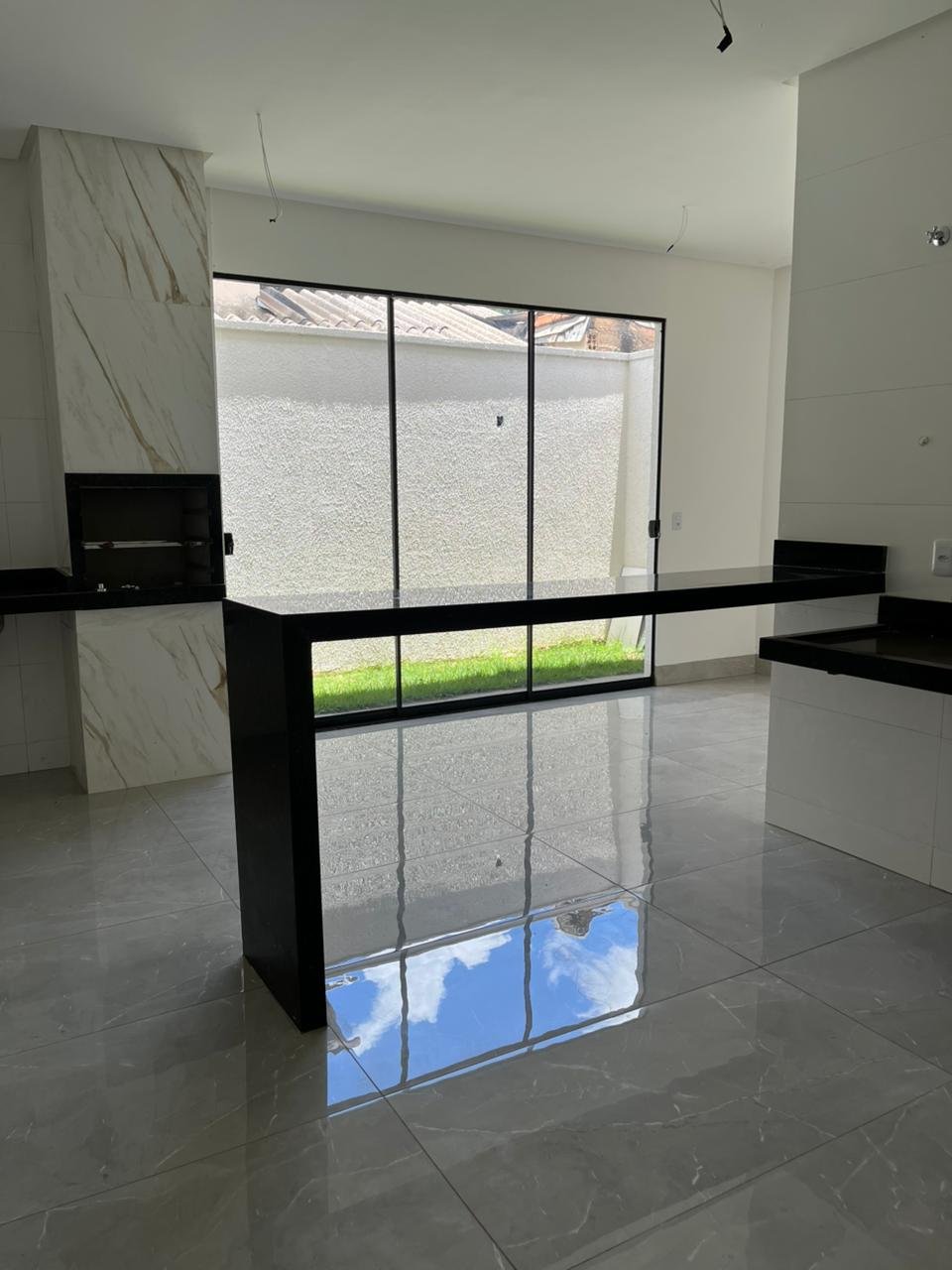 Casa Nova 3 Quartos com Suíte - Jardim Brasil - Garagem Coberta e Churrasqueira - 180m²