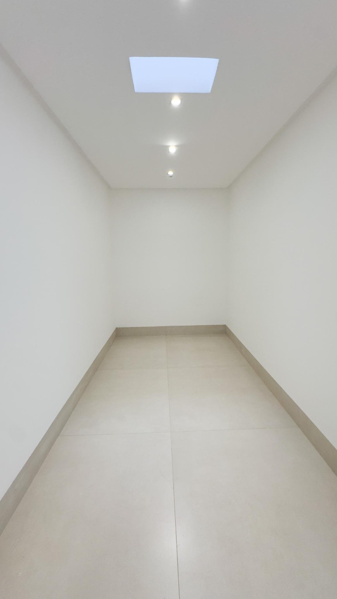 Sobrado Alto Padrão 4 Suítes - Jardins Capri, Senador Canedo - 274m² - R$ 2.000.000