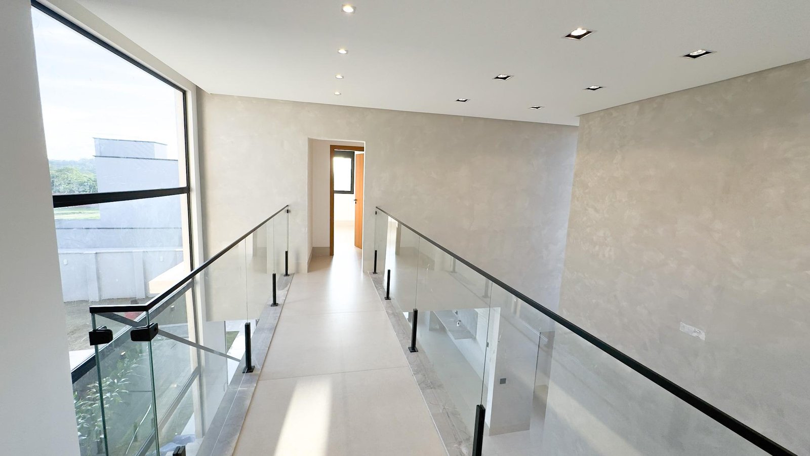 Sobrado Alto Padrão 4 Suítes - Jardins Capri, Senador Canedo - 274m² - R$ 2.000.000