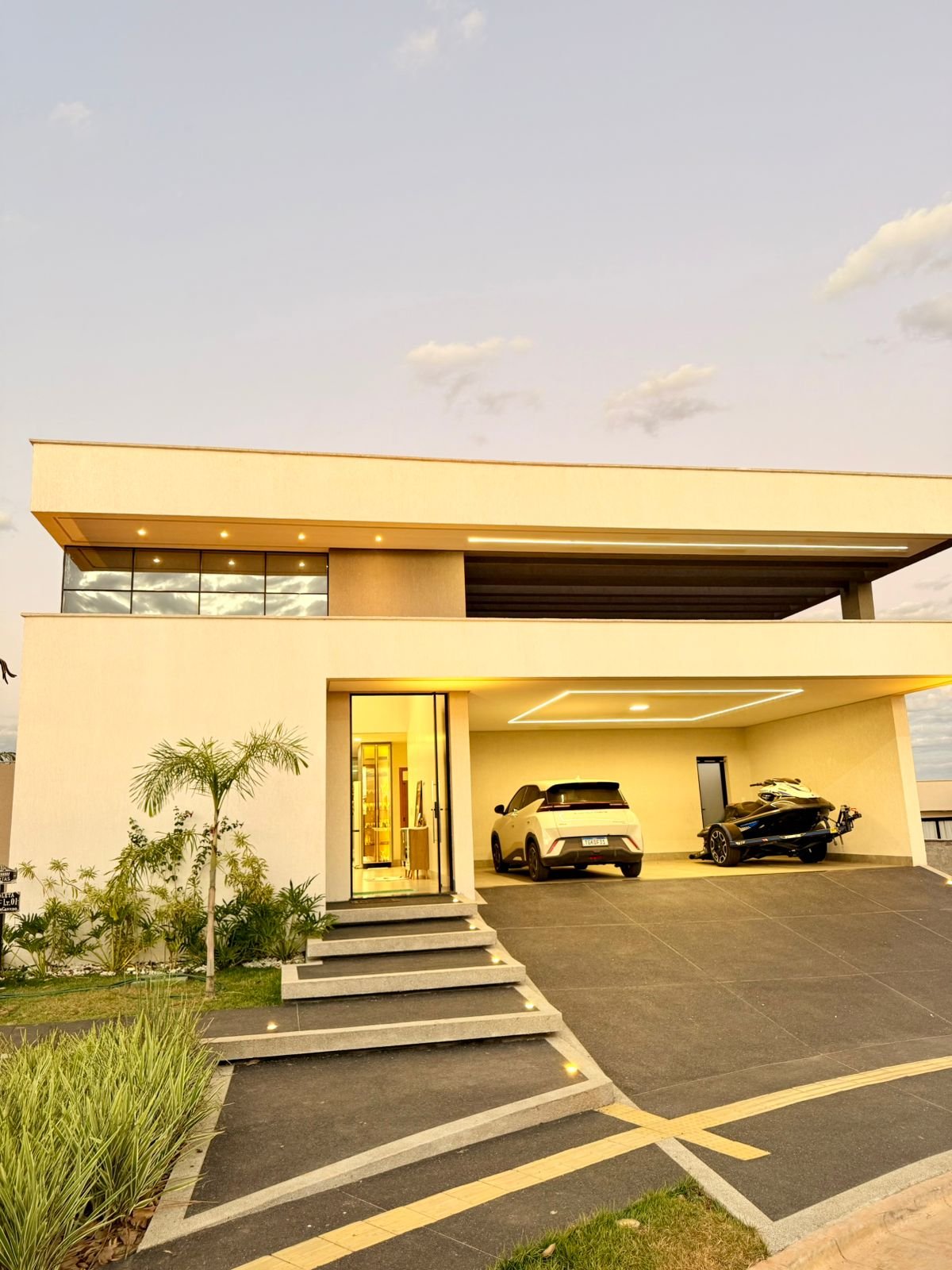 Casa 4 Quartos Jardins Nápoles - Piscina, Mobiliada, Lote 463m² - Senador Canedo