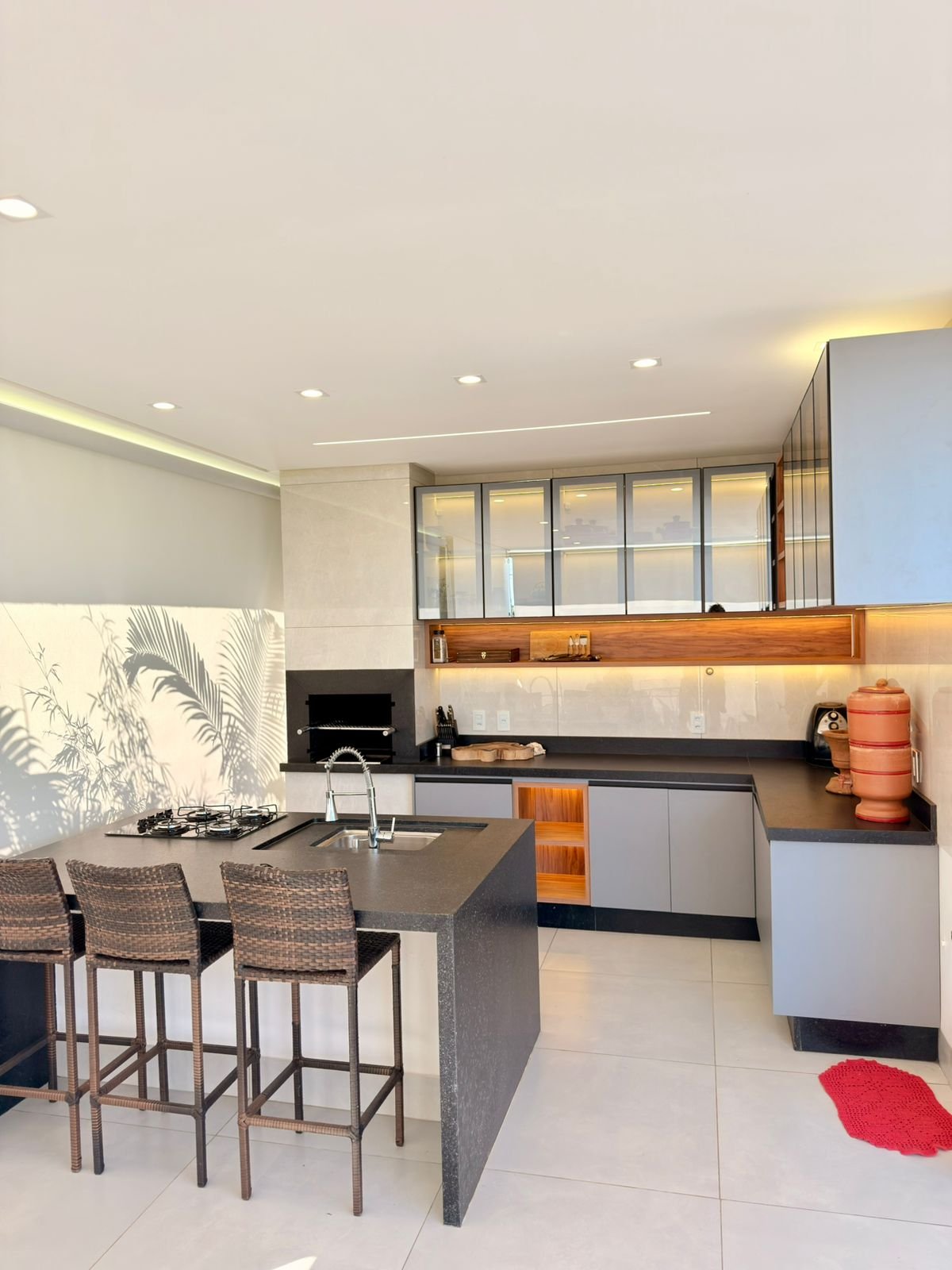 Casa 4 Quartos Jardins Nápoles - Piscina, Mobiliada, Lote 463m² - Senador Canedo