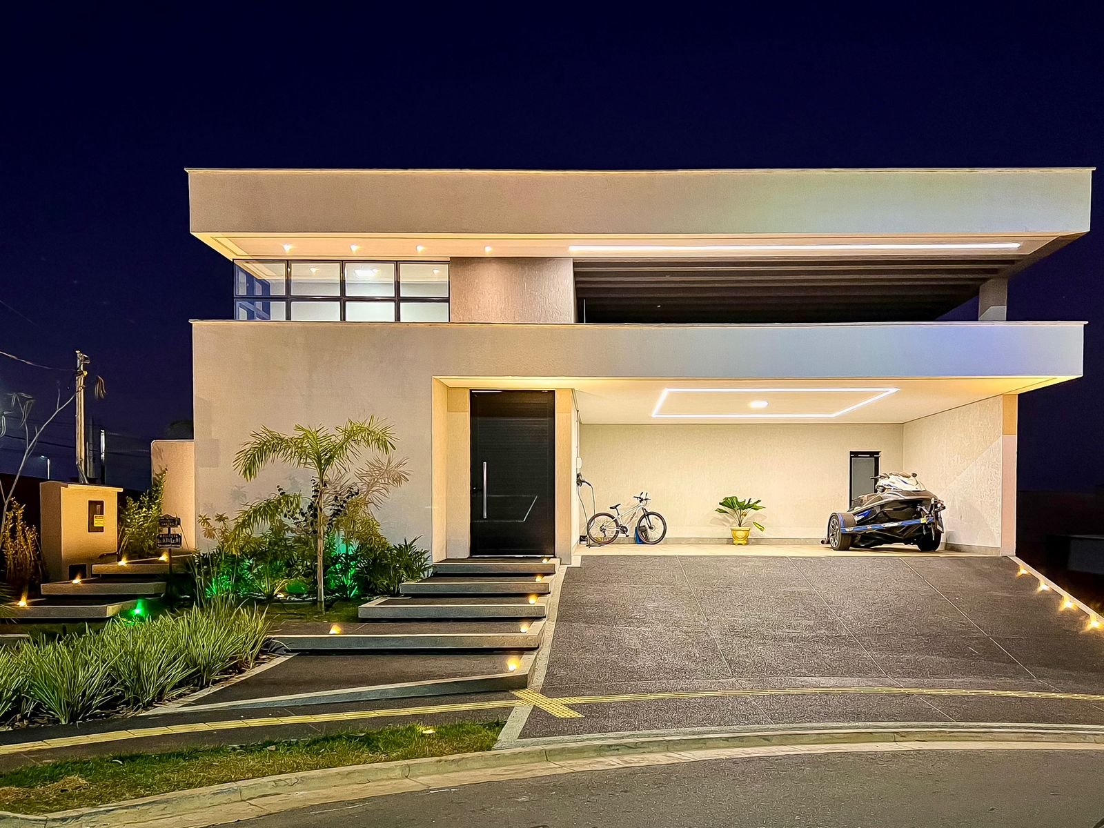 Casa 4 Quartos Jardins Nápoles - Piscina, Mobiliada, Lote 463m² - Senador Canedo