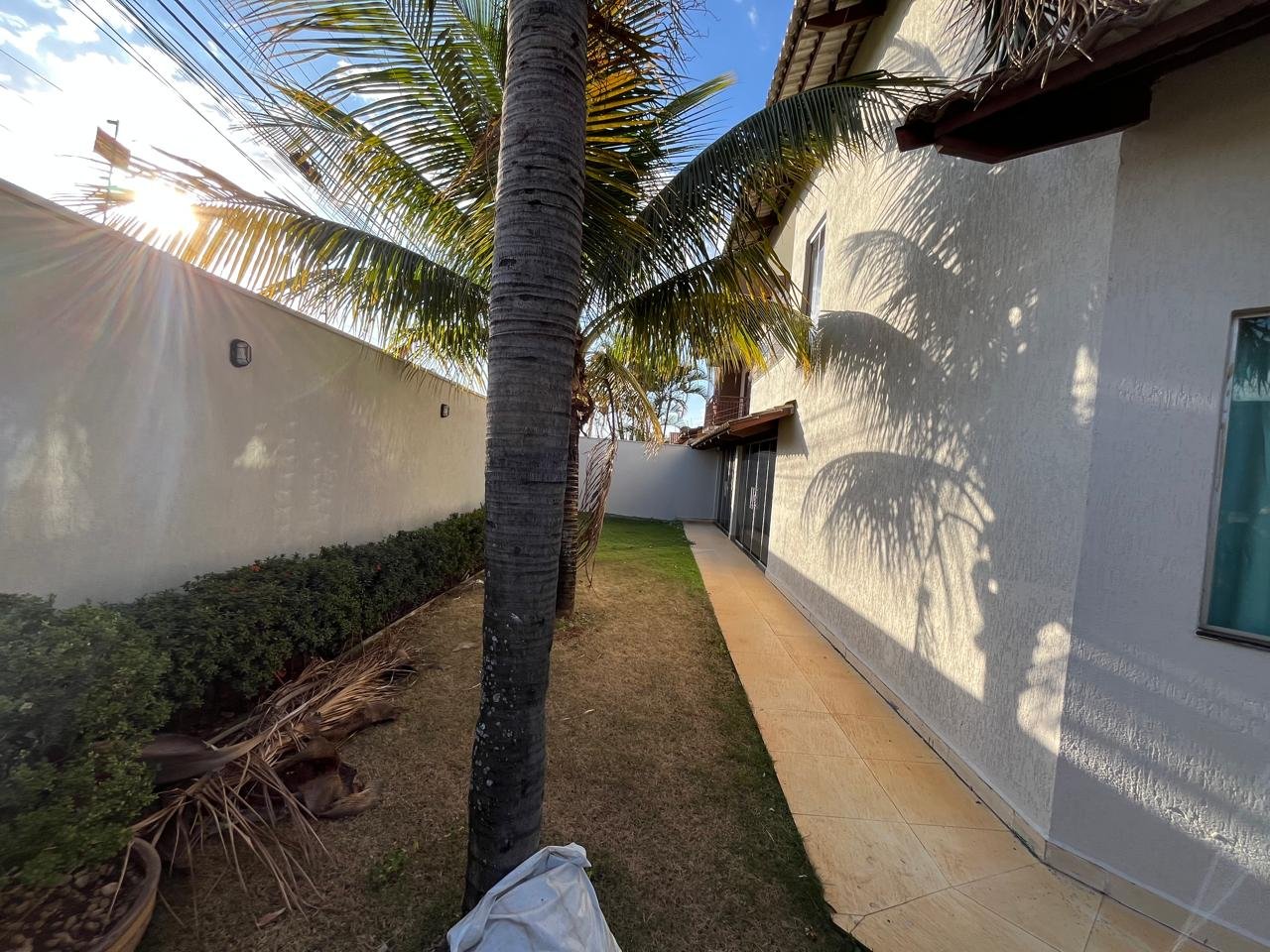 Sobrado de Luxo 3 Quartos 2 Suítes Parque Anhanguera - 4 Vagas - 304m²