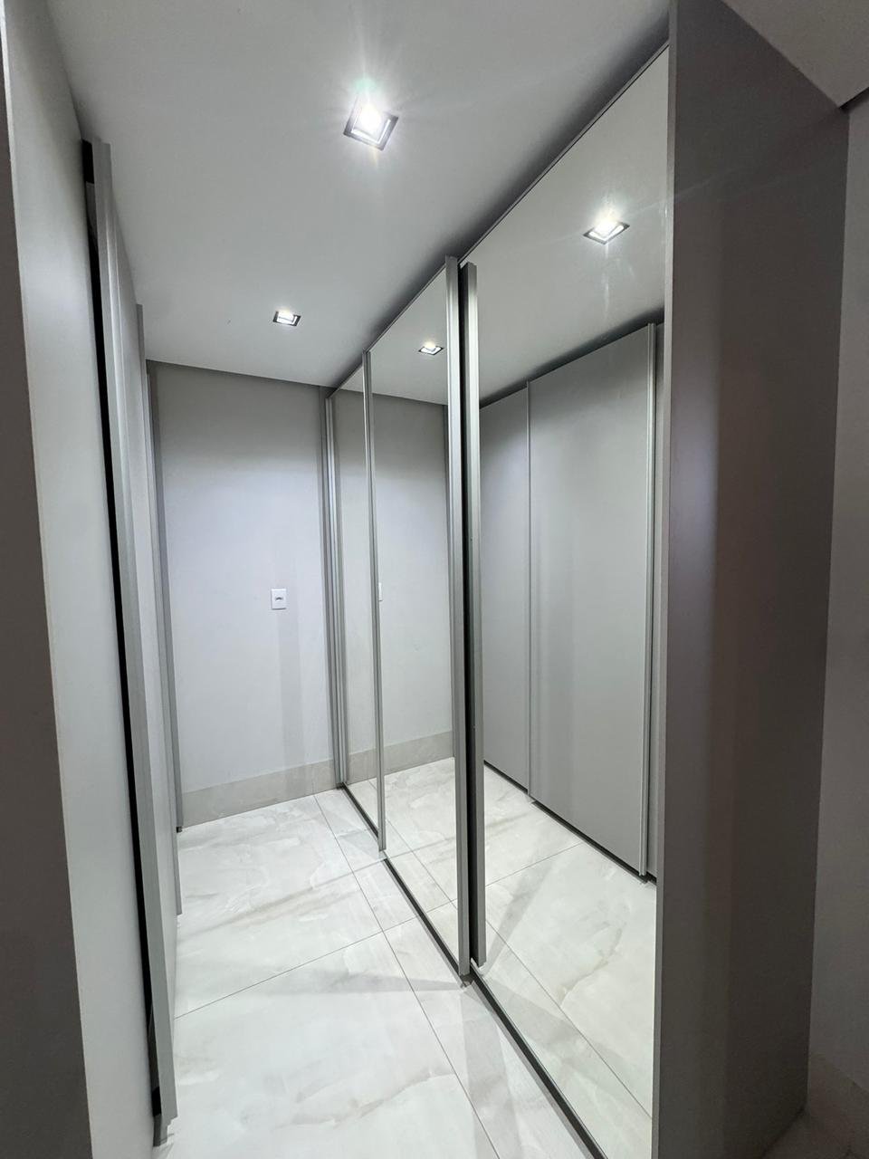 Casa de Luxo 4 Suítes, Piscina Aquecida - Cond. Parque Ville Jacarandá, Jardim Cristal