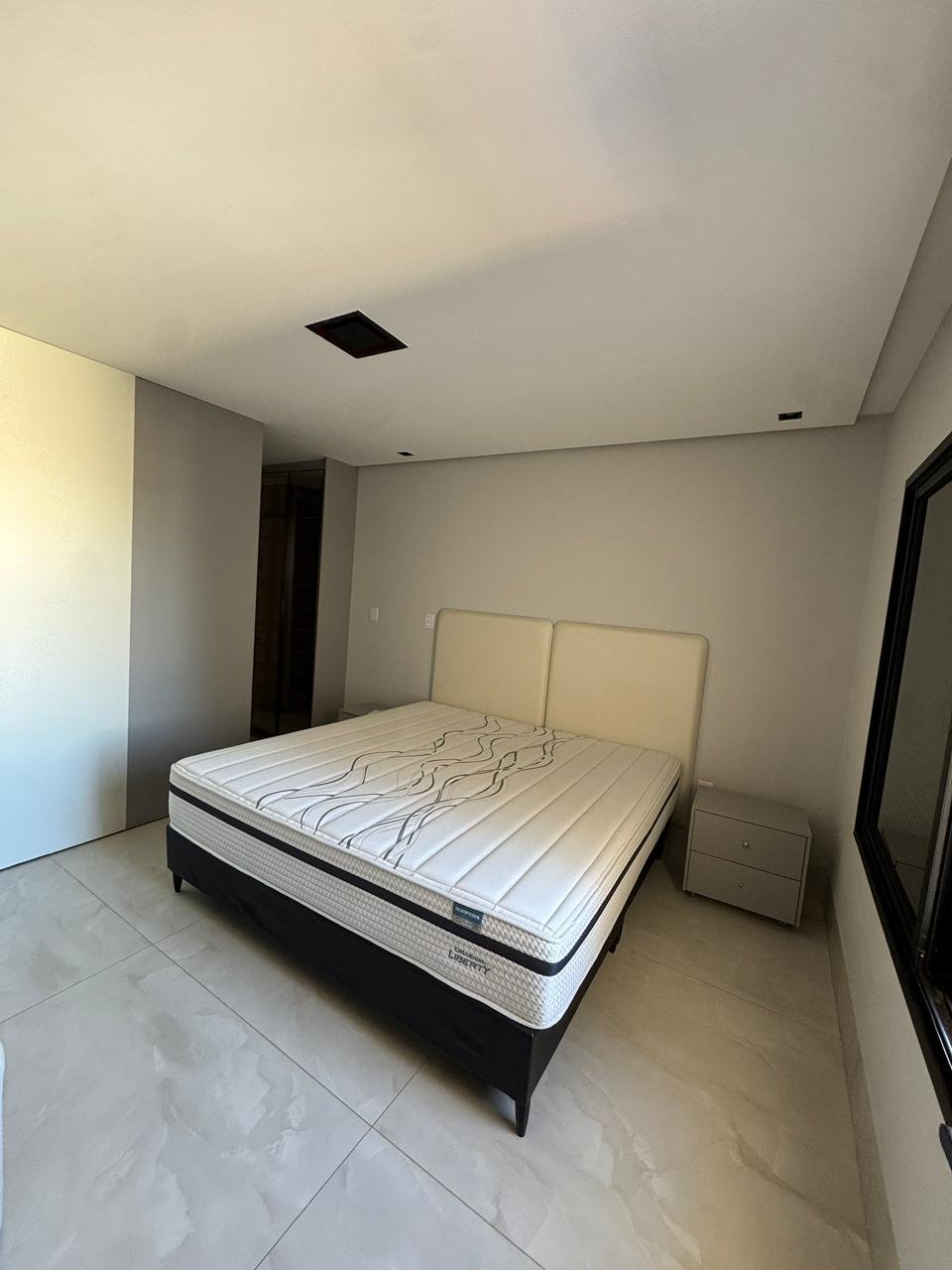 Casa de Luxo 4 Suítes, Piscina Aquecida - Cond. Parque Ville Jacarandá, Jardim Cristal