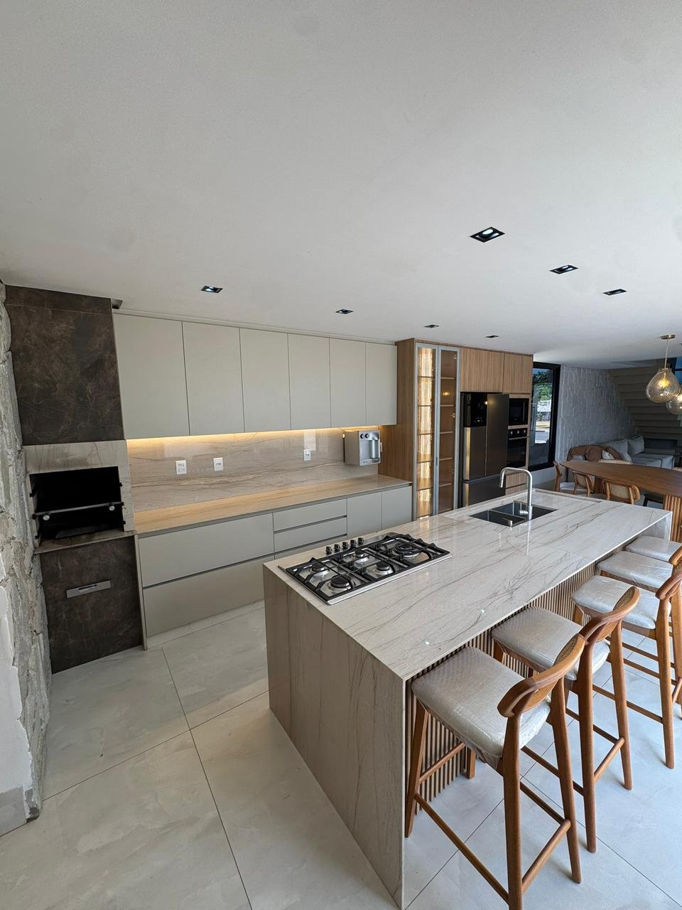 Casa de Luxo 4 Suítes, Piscina Aquecida - Cond. Parque Ville Jacarandá, Jardim Cristal