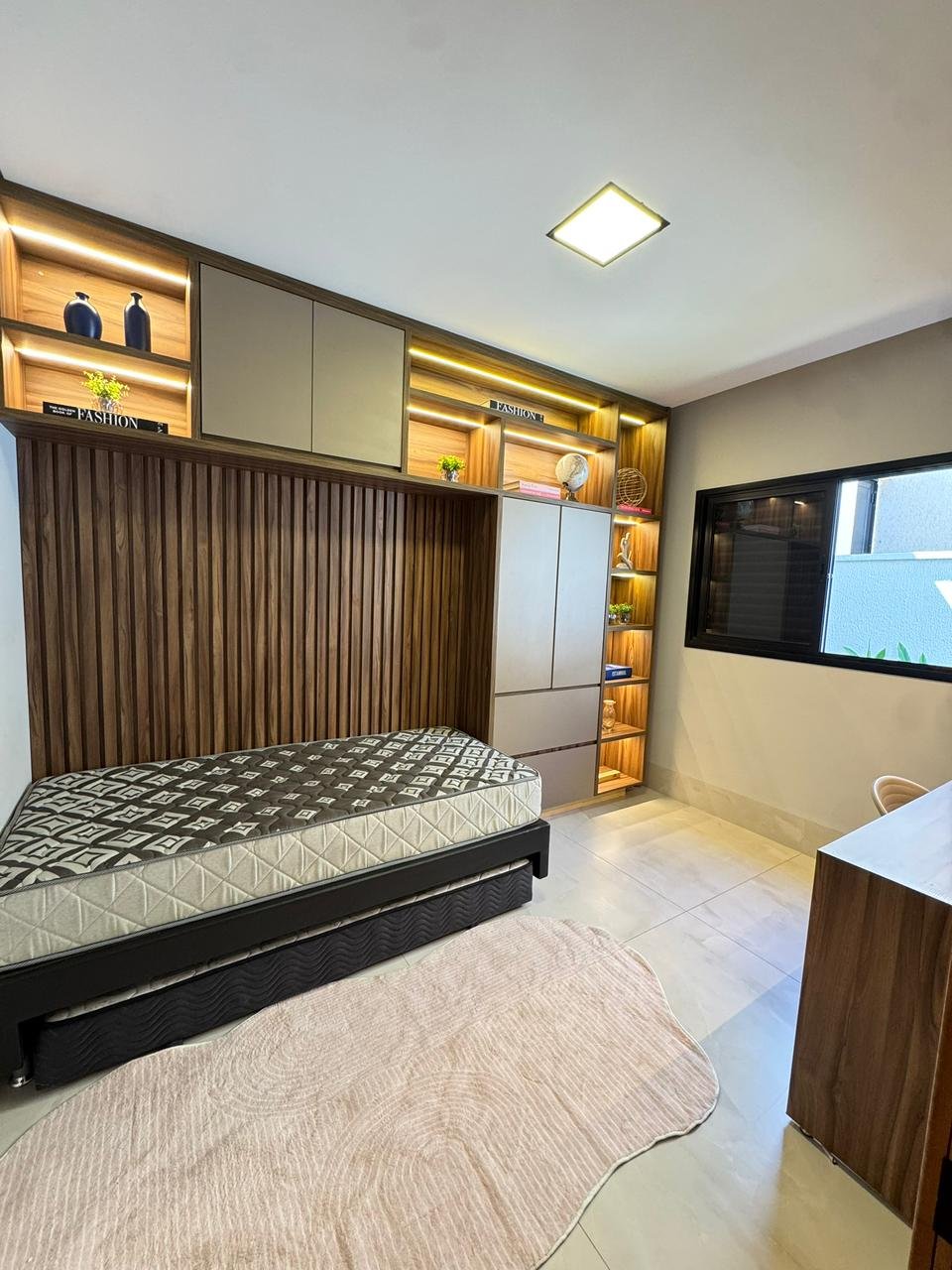 Casa de Luxo 4 Suítes, Piscina Aquecida - Cond. Parque Ville Jacarandá, Jardim Cristal