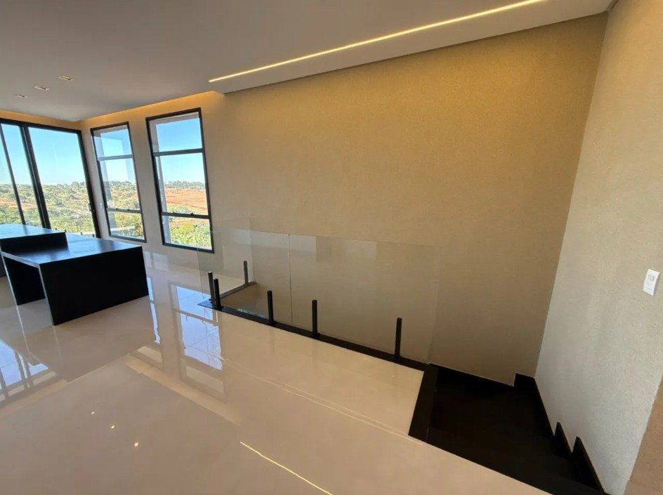 Casa 3 Suítes Jardins Nápoles - 360m² - Piscina Aquecida - Churrasqueira - 4 Vagas