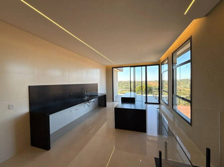 Casa 3 Suítes Jardins Nápoles - 360m² - Piscina Aquecida - Churrasqueira - 4 Vagas