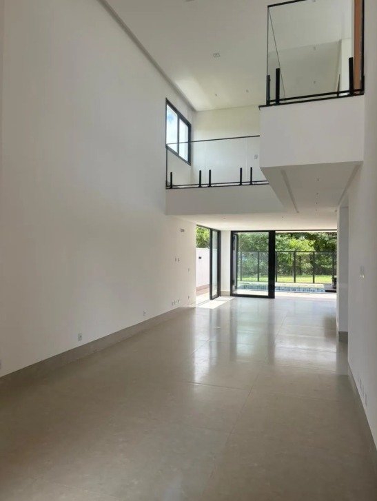 Sobrado Alto Padrão 4 Suítes com Piscina - Jardins Nápoles Senador Canedo