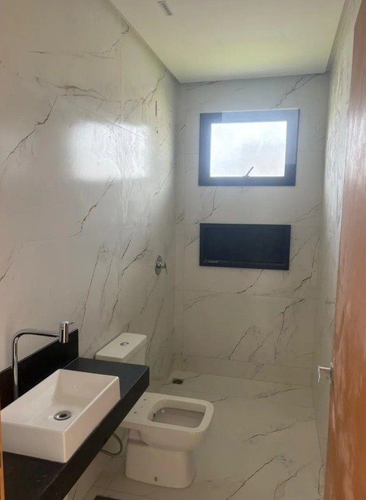 Sobrado Alto Padrão 4 Suítes com Piscina - Jardins Nápoles Senador Canedo