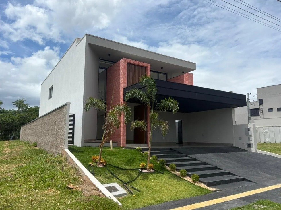 Sobrado Alto Padrão 4 Suítes com Piscina - Jardins Nápoles Senador Canedo