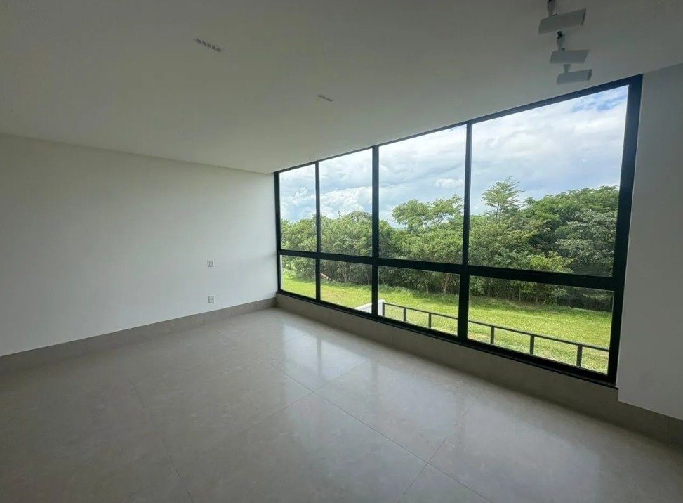 Sobrado Alto Padrão 4 Suítes com Piscina - Jardins Nápoles Senador Canedo