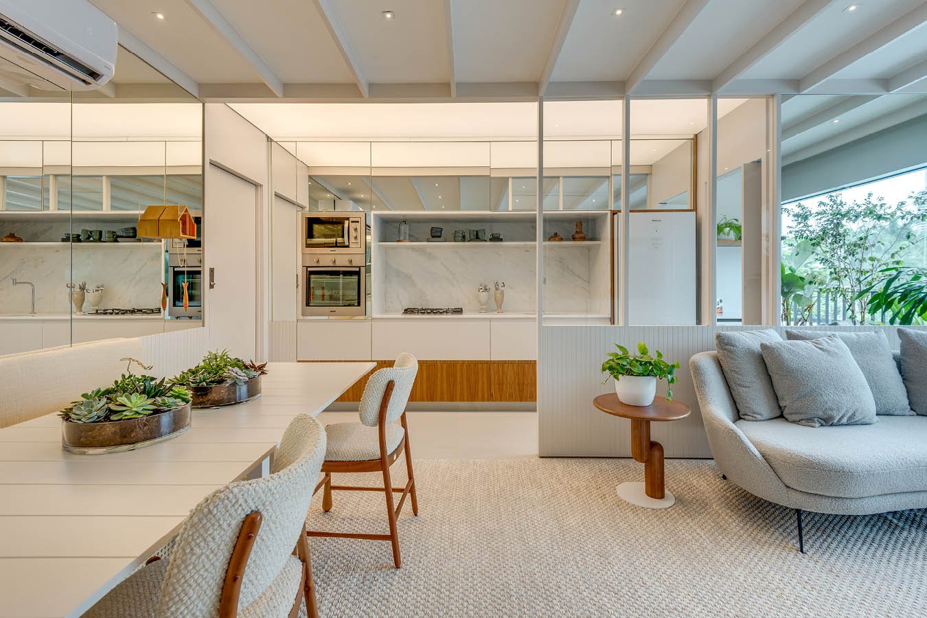 Apartamento 2Q Alto Padrão no Setor Bueno - Edifício Sync - Andar Alto Nascente