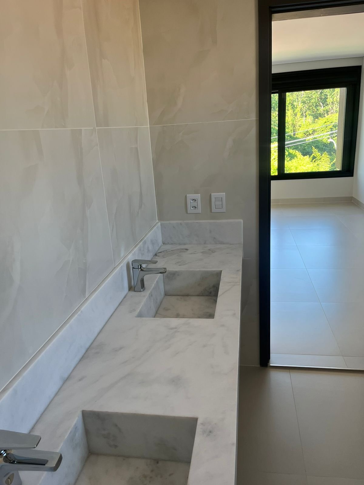 Casa Triplex 3 Suítes Vista Mata Jardins Barcelona - 300m² 4 Vagas Piscina Automação