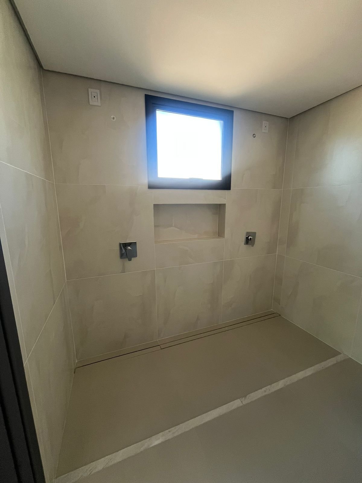 Casa Triplex 3 Suítes Vista Mata Jardins Barcelona - 300m² 4 Vagas Piscina Automação