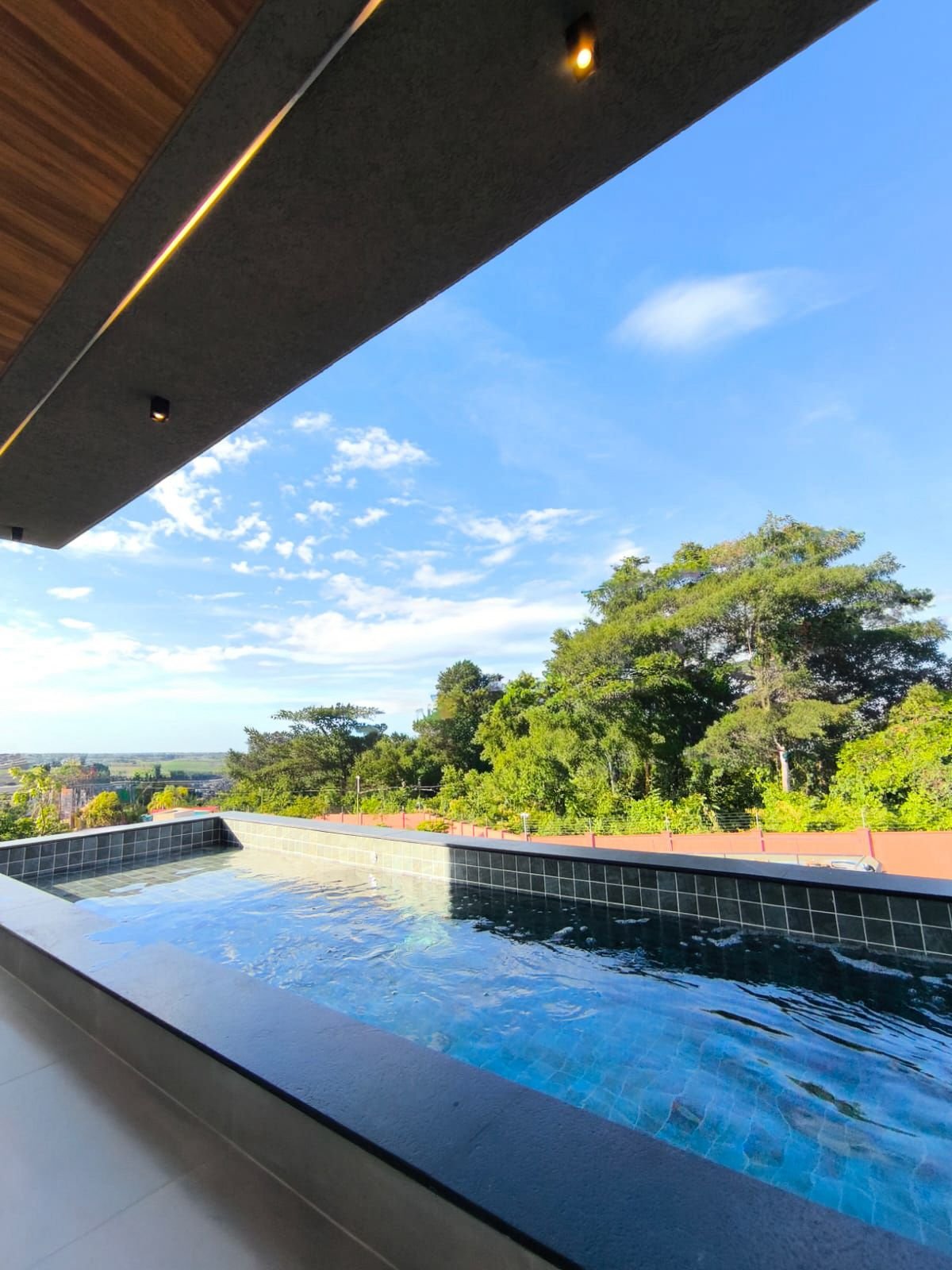 Casa Triplex 3 Suítes Vista Mata Jardins Barcelona - 300m² 4 Vagas Piscina Automação