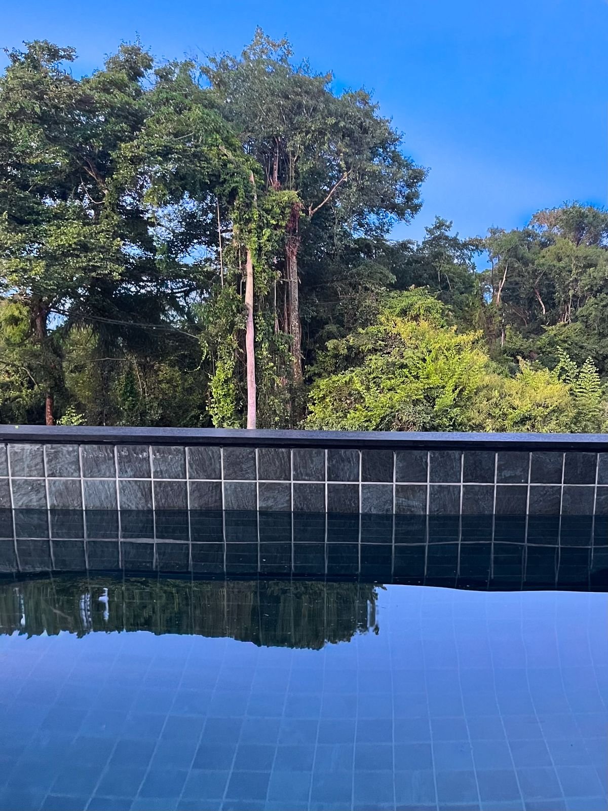 Casa Triplex 3 Suítes Vista Mata Jardins Barcelona - 300m² 4 Vagas Piscina Automação