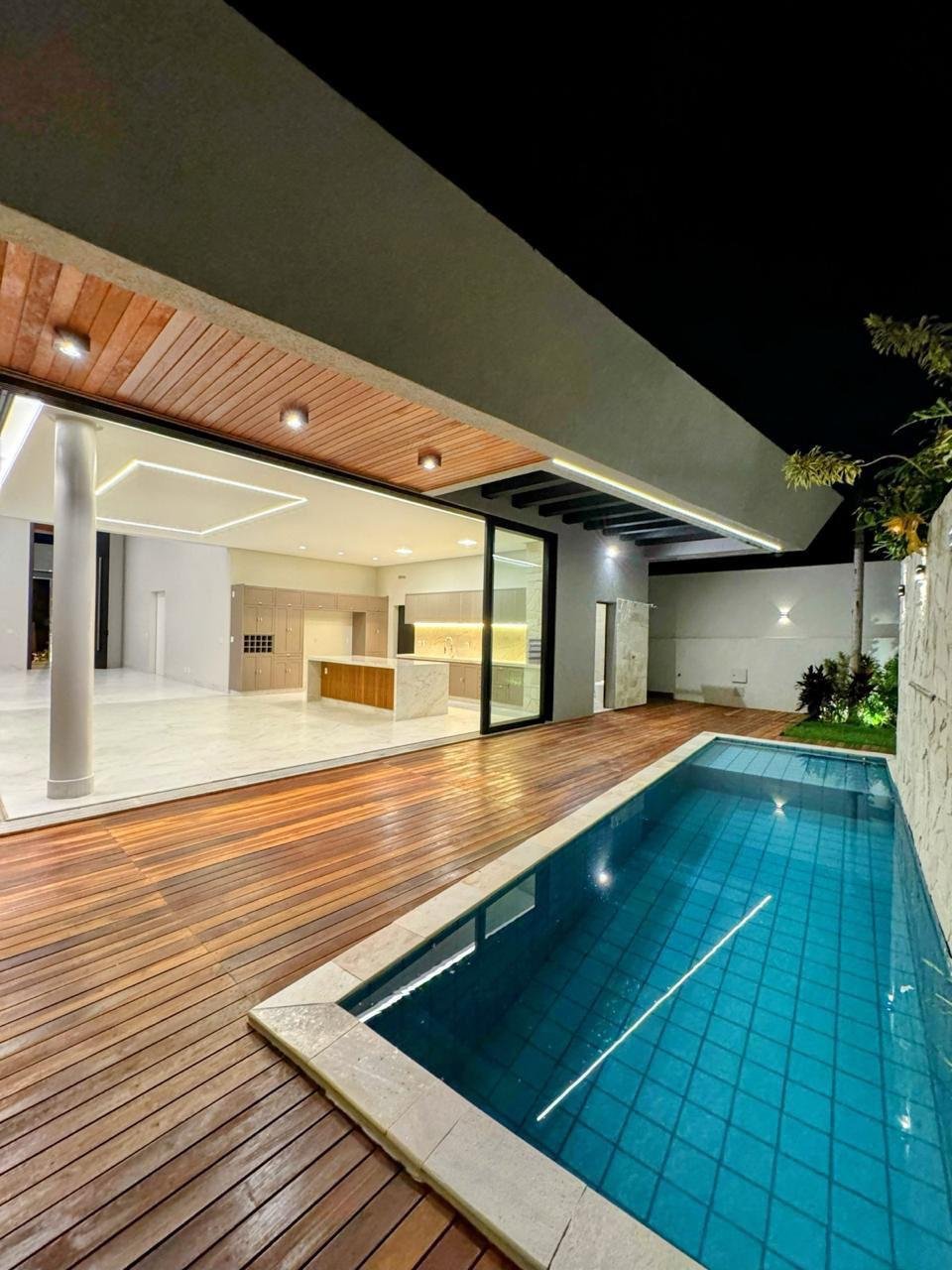 Casa 3 Suítes Portal do Sol Garden Golf - Arquiteto Leandro Francis - Piscina Aquecida - 567m²