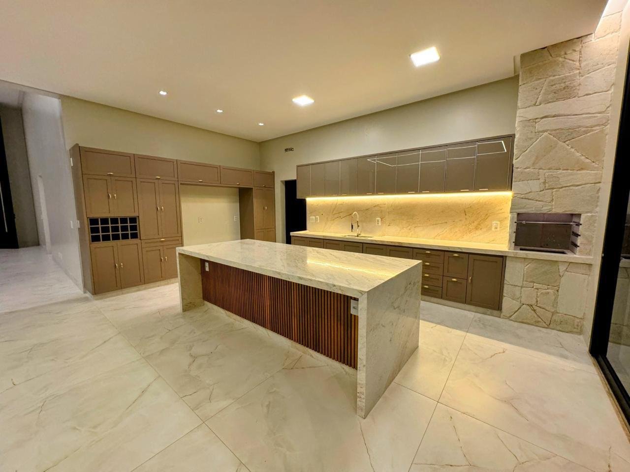 Casa 3 Suítes Portal do Sol Garden Golf - Arquiteto Leandro Francis - Piscina Aquecida - 567m²