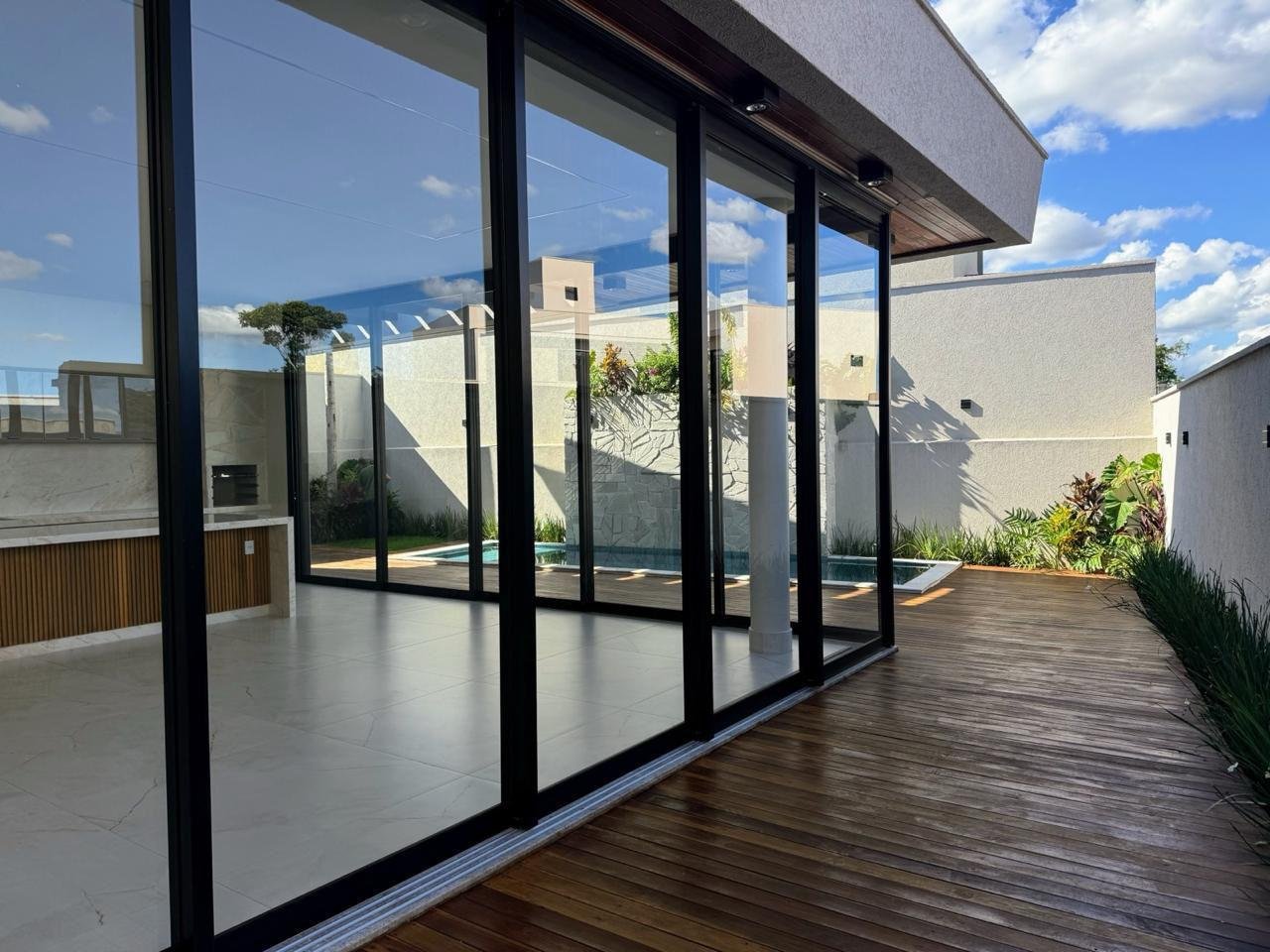 Casa 3 Suítes Portal do Sol Garden Golf - Arquiteto Leandro Francis - Piscina Aquecida - 567m²