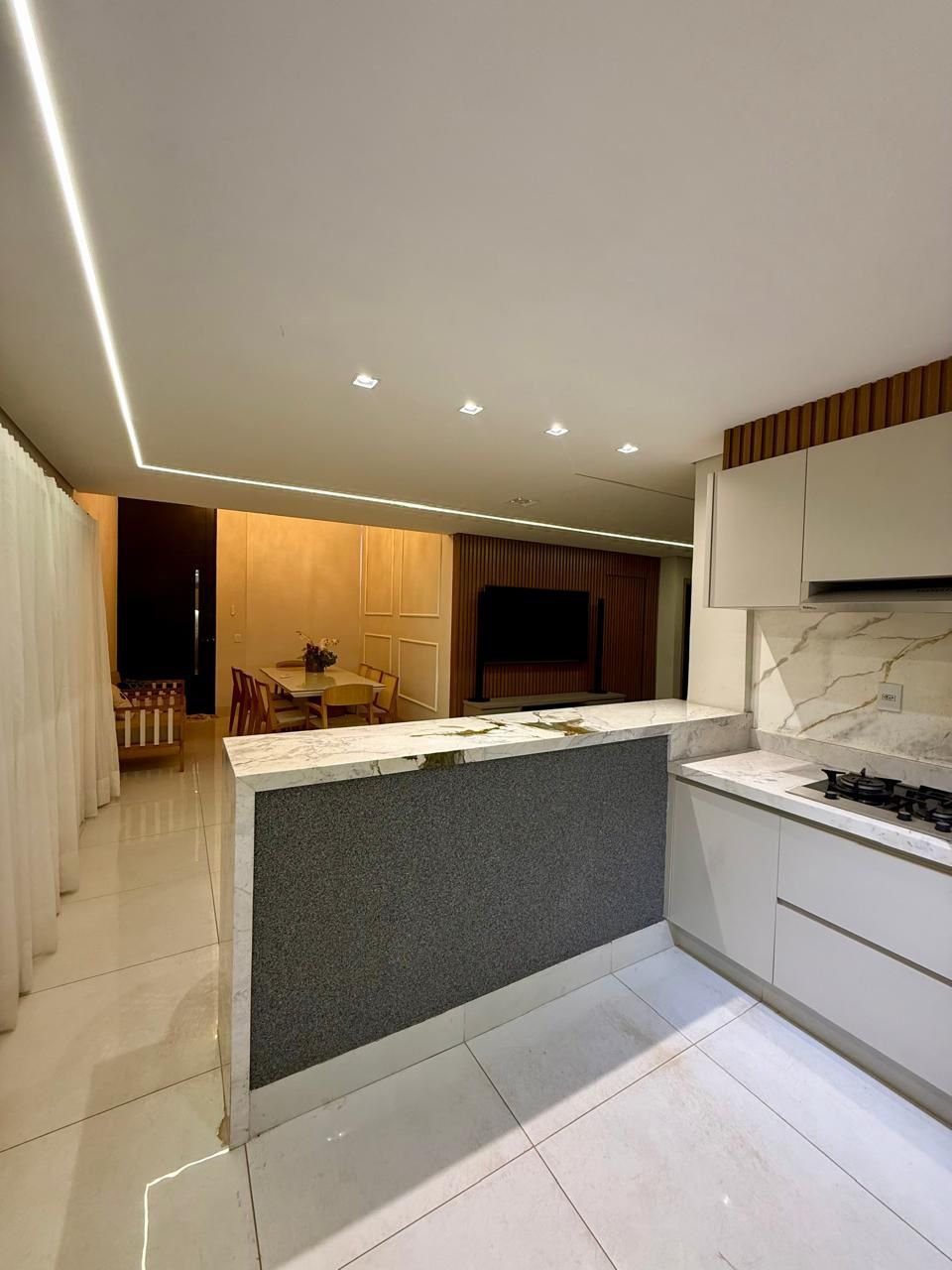 Casa 3 Quartos Semi-Nova Mobiliada Papillon Park - Lote Esquina 407m² - Parque Amazônia