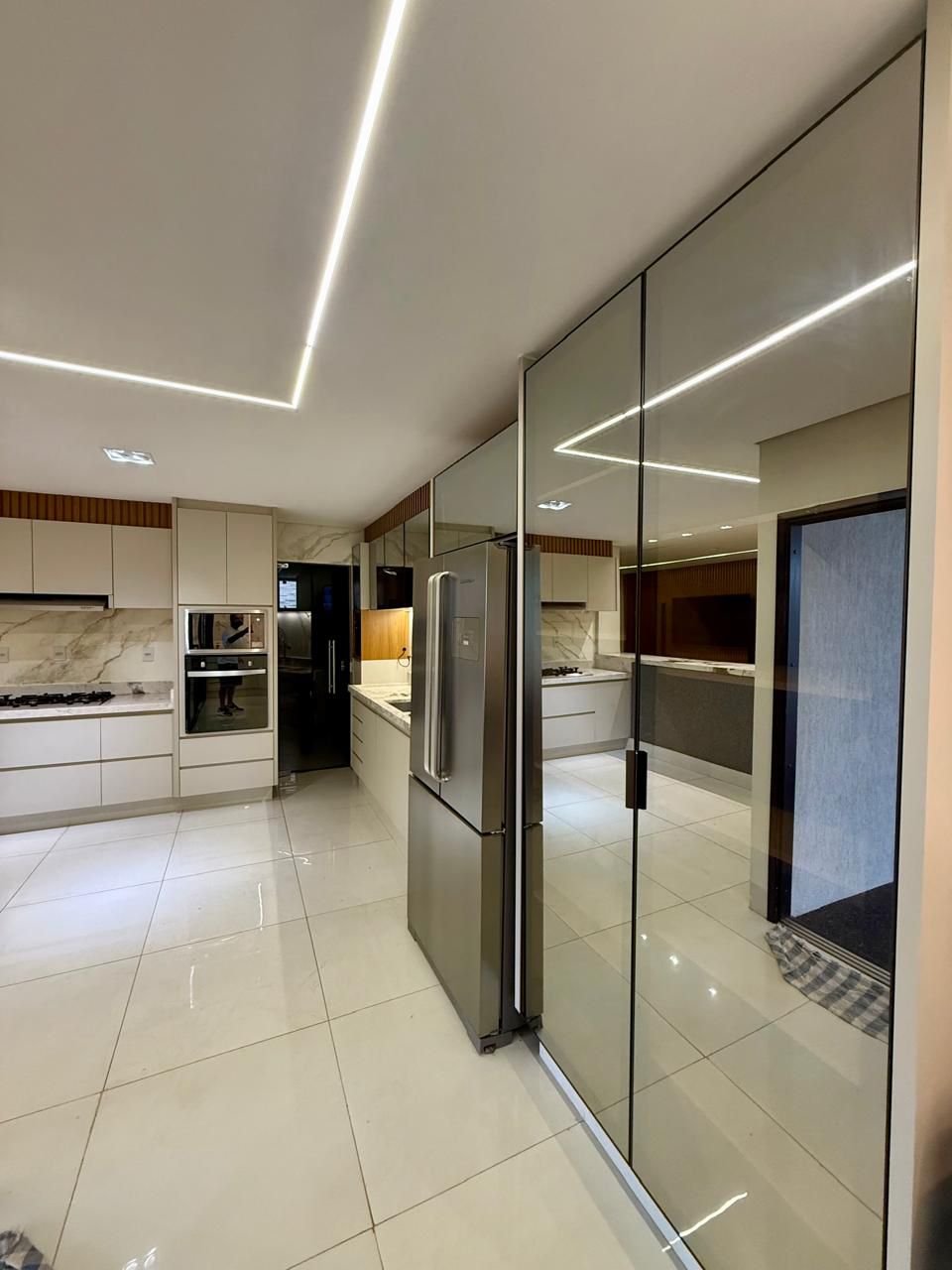 Casa 3 Quartos Semi-Nova Mobiliada Papillon Park - Lote Esquina 407m² - Parque Amazônia