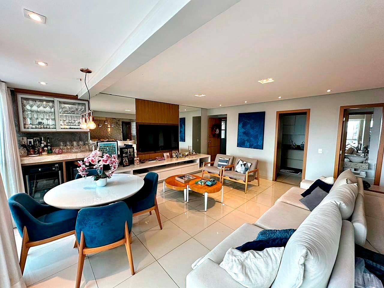 Apartamento 2 Quartos Mobiliado Setor Bueno - 94m² - 2 Vagas - Vista Privilegiada